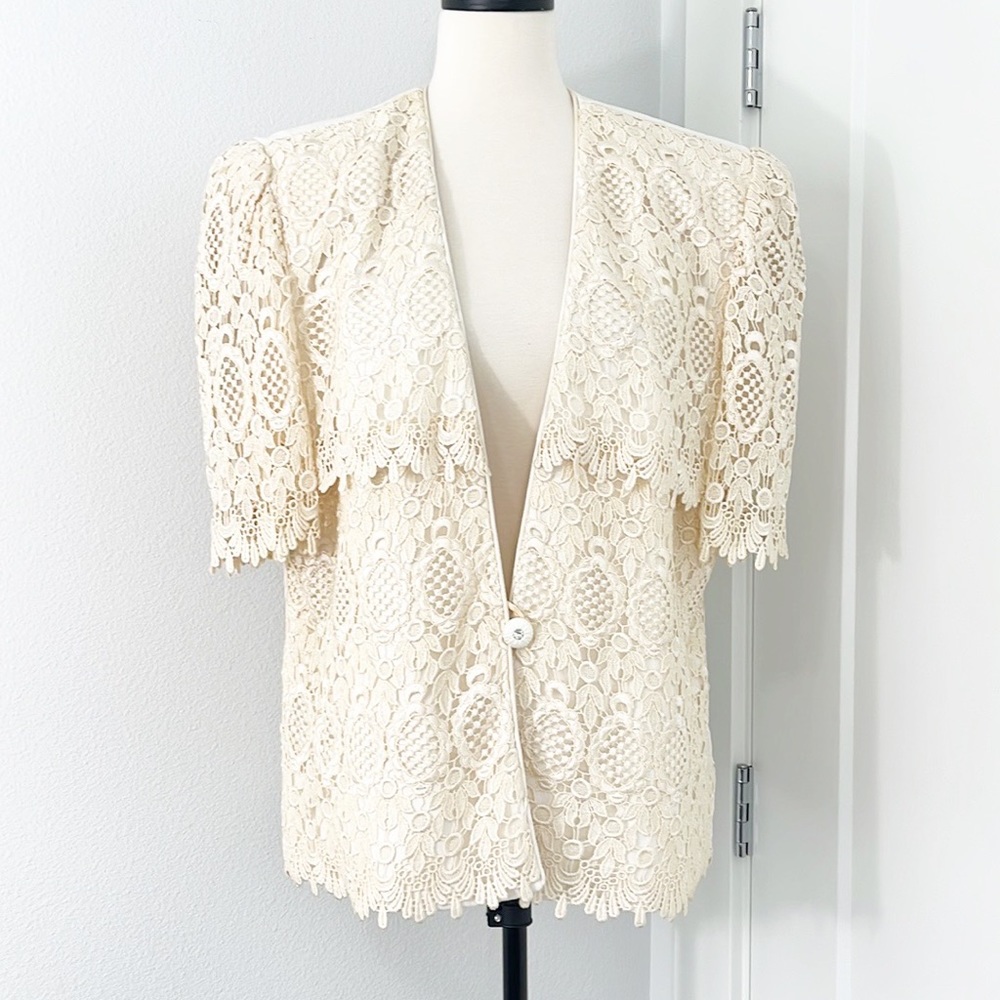 Vintage Karen Miller 80s Med Beige Cream Lace Short Sleeve Button Formal Jacket